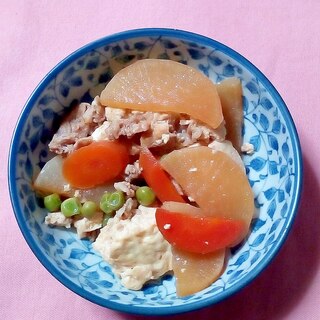 大根と豆腐と豚肉とグリーンピースの煮物